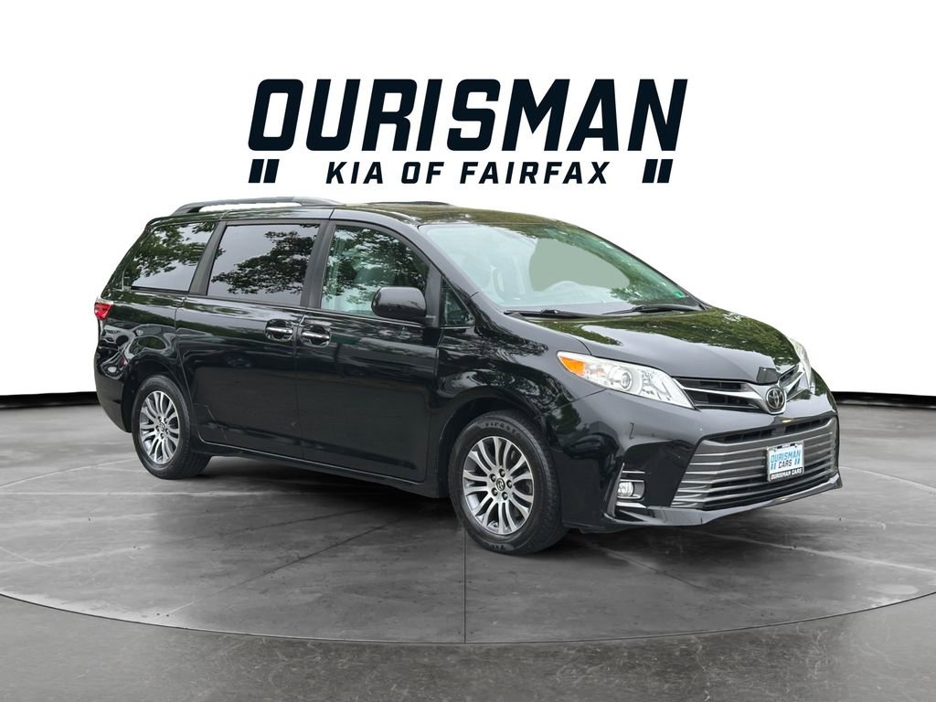Used 2018 Toyota Sienna XLE