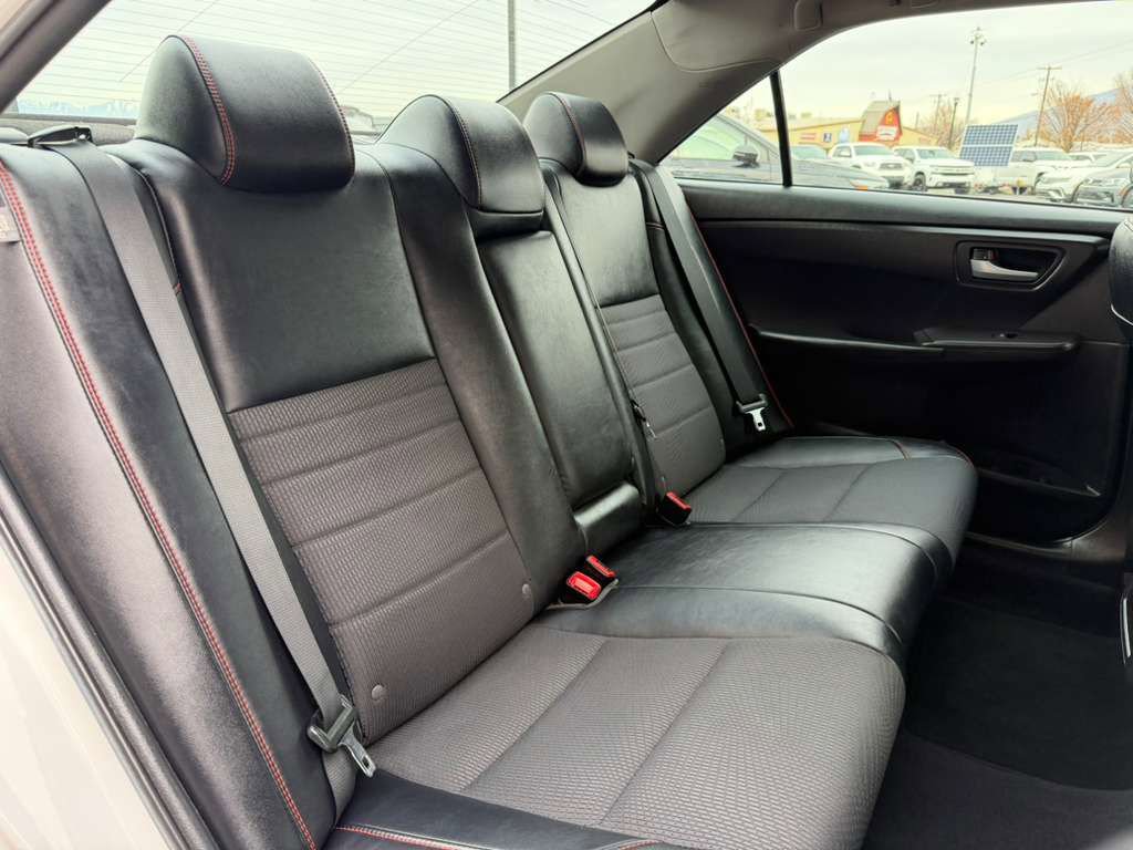 Used 2016 Toyota Camry SE image 27