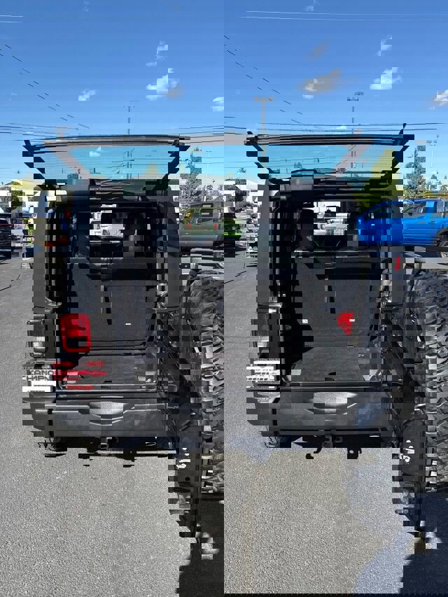 Used 2018 Jeep Wrangler Rubicon w/ Power Convenience Group image 12