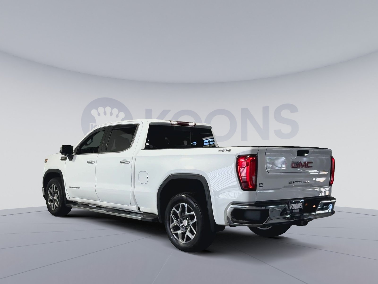 Used 2023 GMC Sierra 1500 SLT w/ SLT Premium Package AWD/4WD image 8