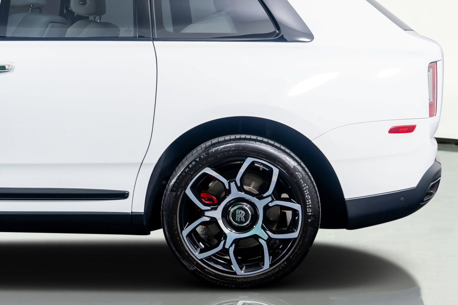 Used 2023 Rolls-Royce Cullinan Black Badge image 69