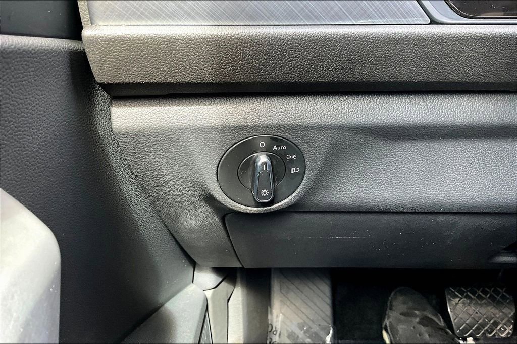 Used 2023 Volkswagen Jetta SE FWD image 13