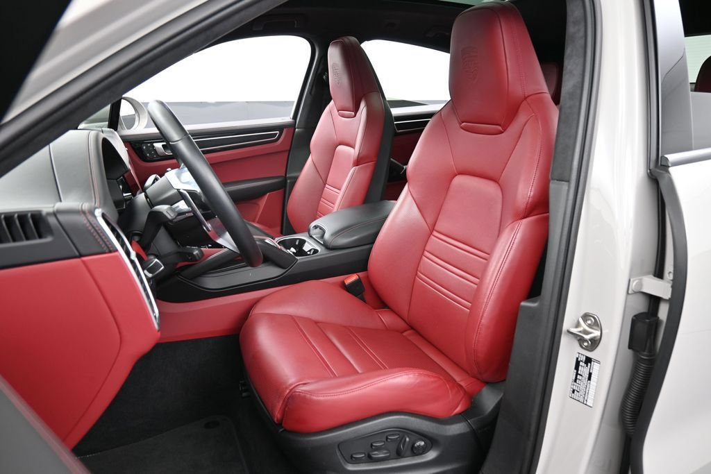 Certified 2023 Porsche Cayenne GTS AWD/4WD image 5