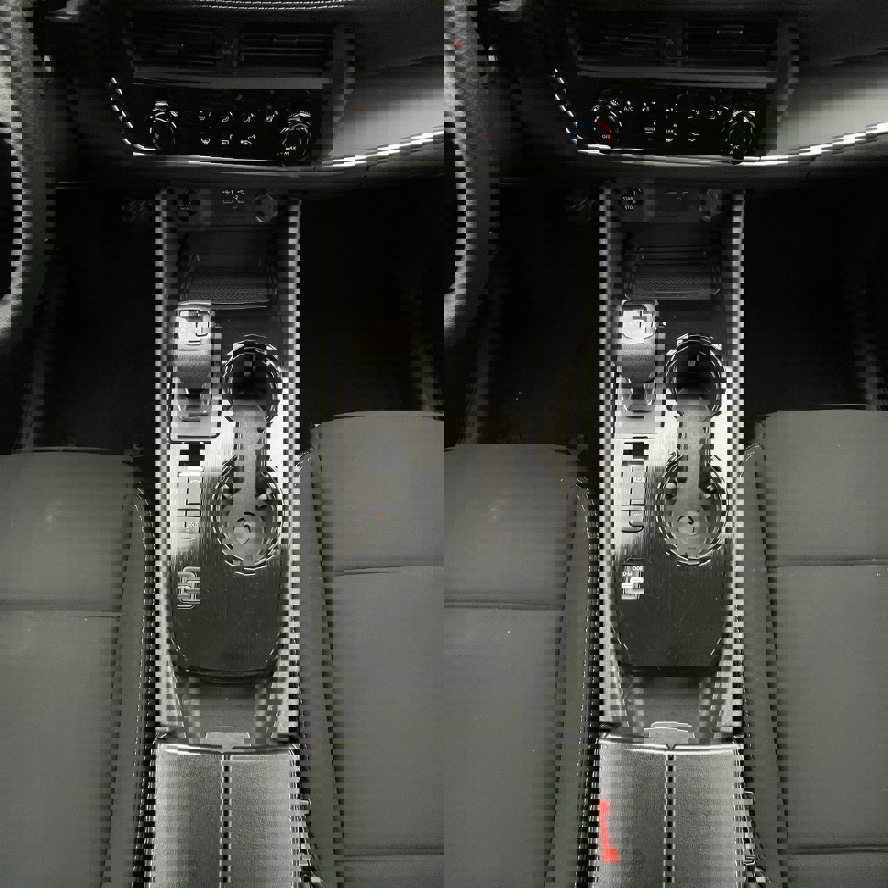 Used 2024 Nissan Rogue S image 19