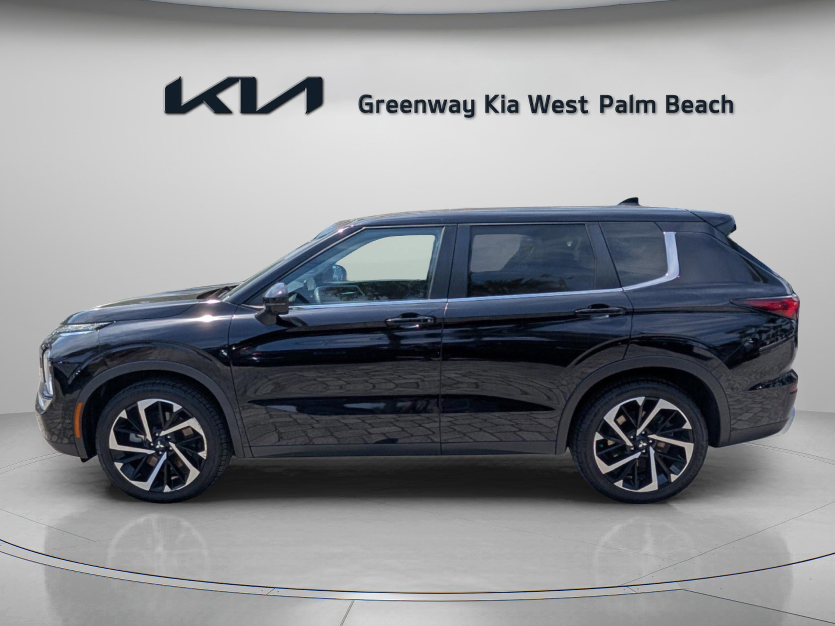 Used 2022 Mitsubishi Outlander SE AWD/4WD image 4