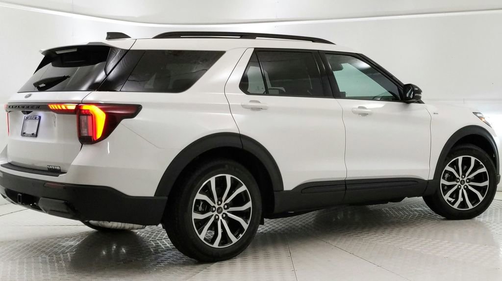 New 2025 Ford Explorer ST-Line w/ Premium Package image 3