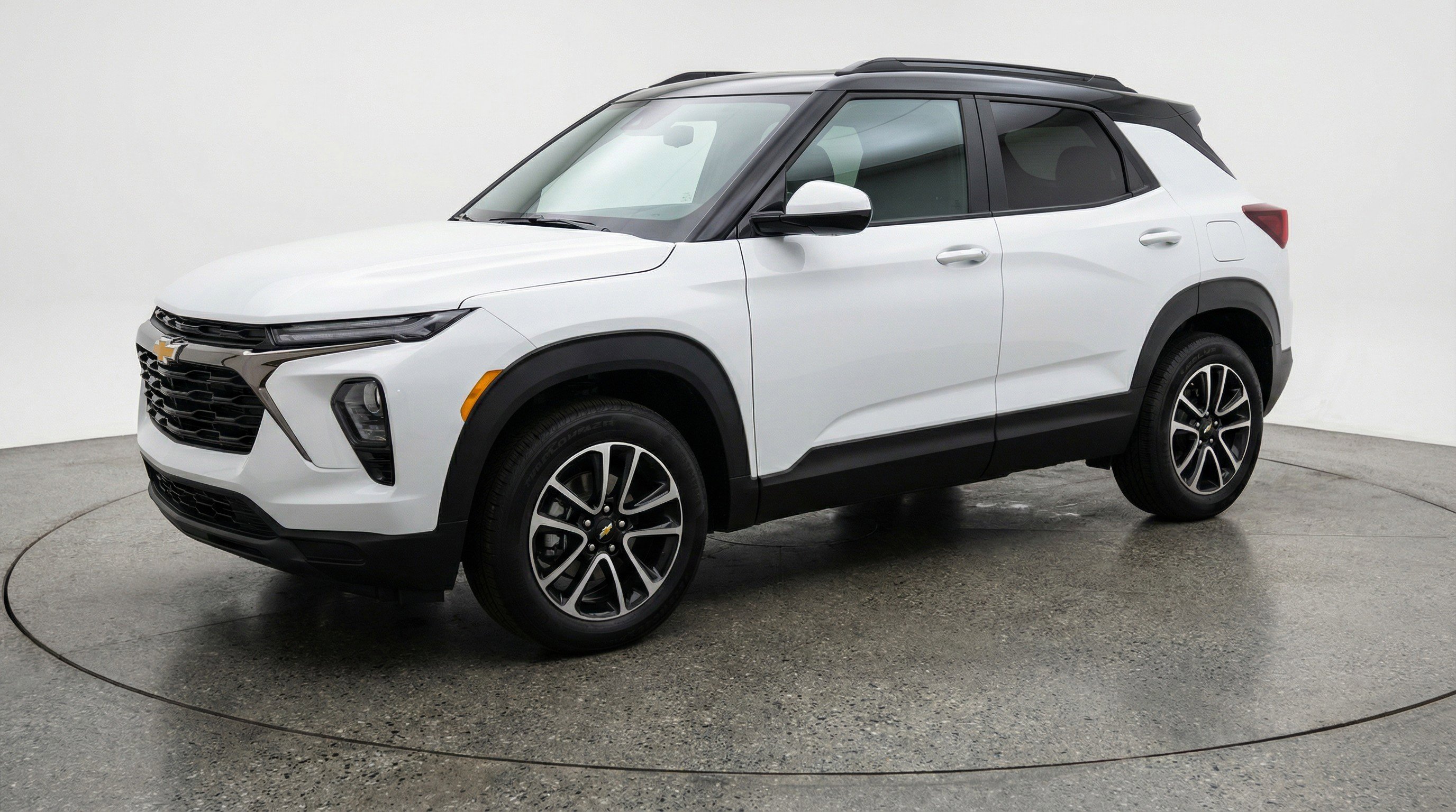 Used 2025 Chevrolet TrailBlazer LT image 3