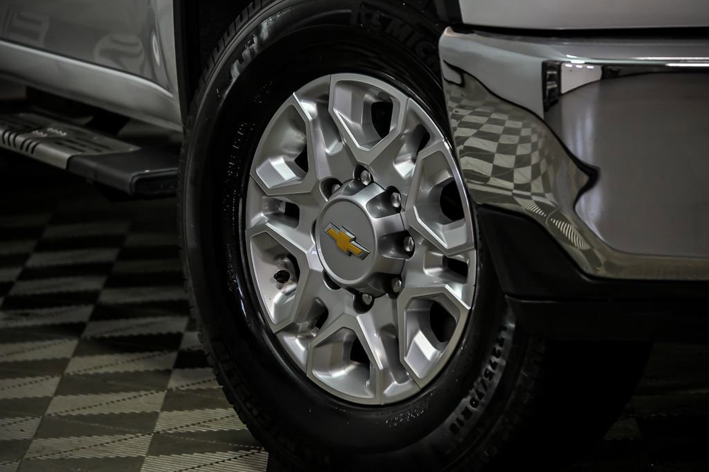 Used 2023 Chevrolet Silverado 2500 LTZ w/ LTZ Convenience Package image 3