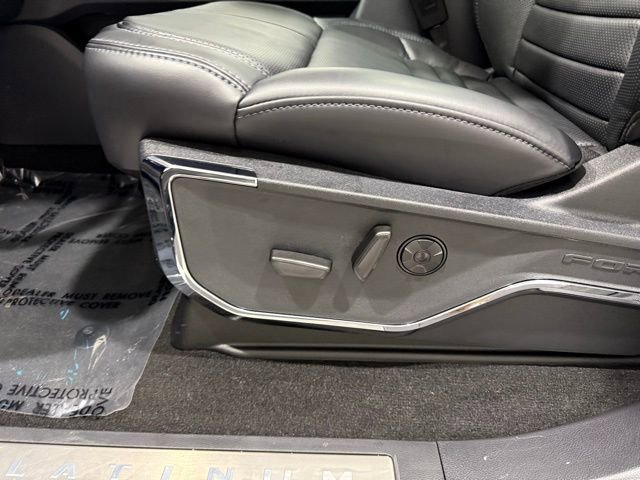 Used 2026 Ford F450 Platinum w/ FX4 Off-Road Package image 13