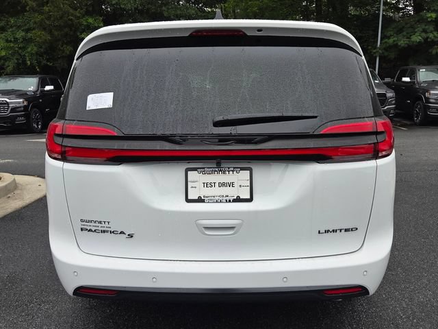 New 2027 Chrysler Pacifica Limited w/ S Appearance Package FWD image 7