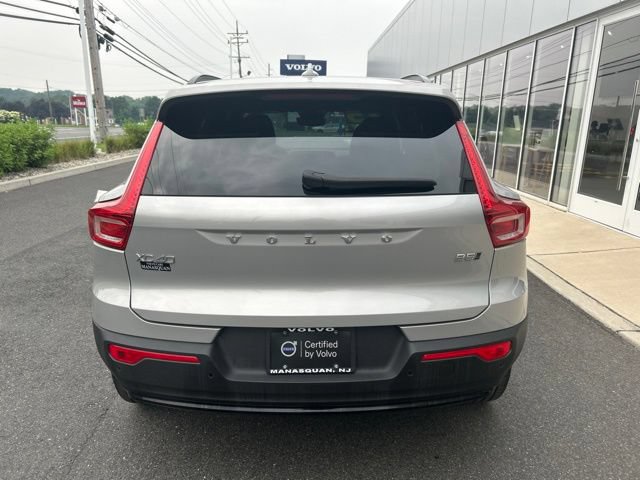 Certified 2025 Volvo XC40 B5 Plus AWD/4WD image 4