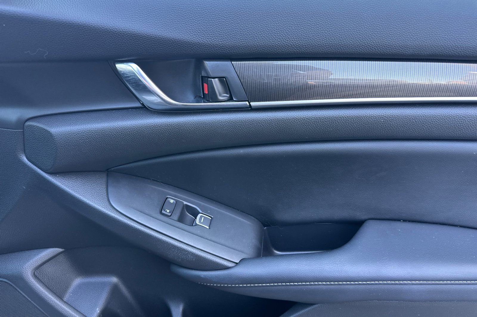 Used 2018 Honda Accord Sport image 20