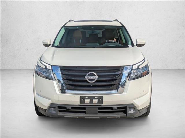 Used 2022 Nissan Pathfinder Platinum w/ Cargo Package FWD image 2