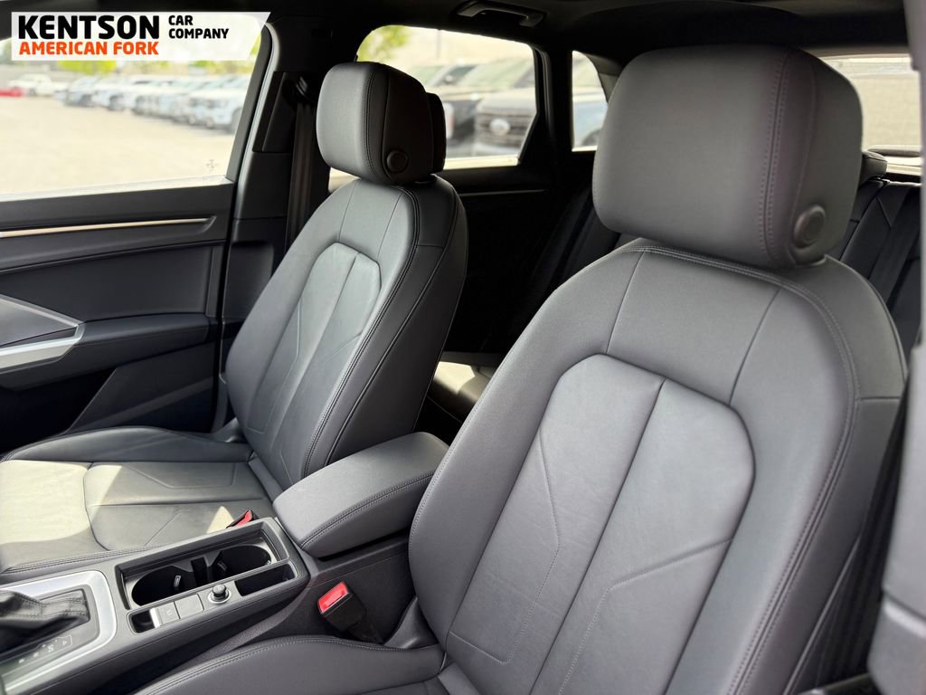 Used 2025 Audi Q3 2.0T Premium AWD/4WD image 32