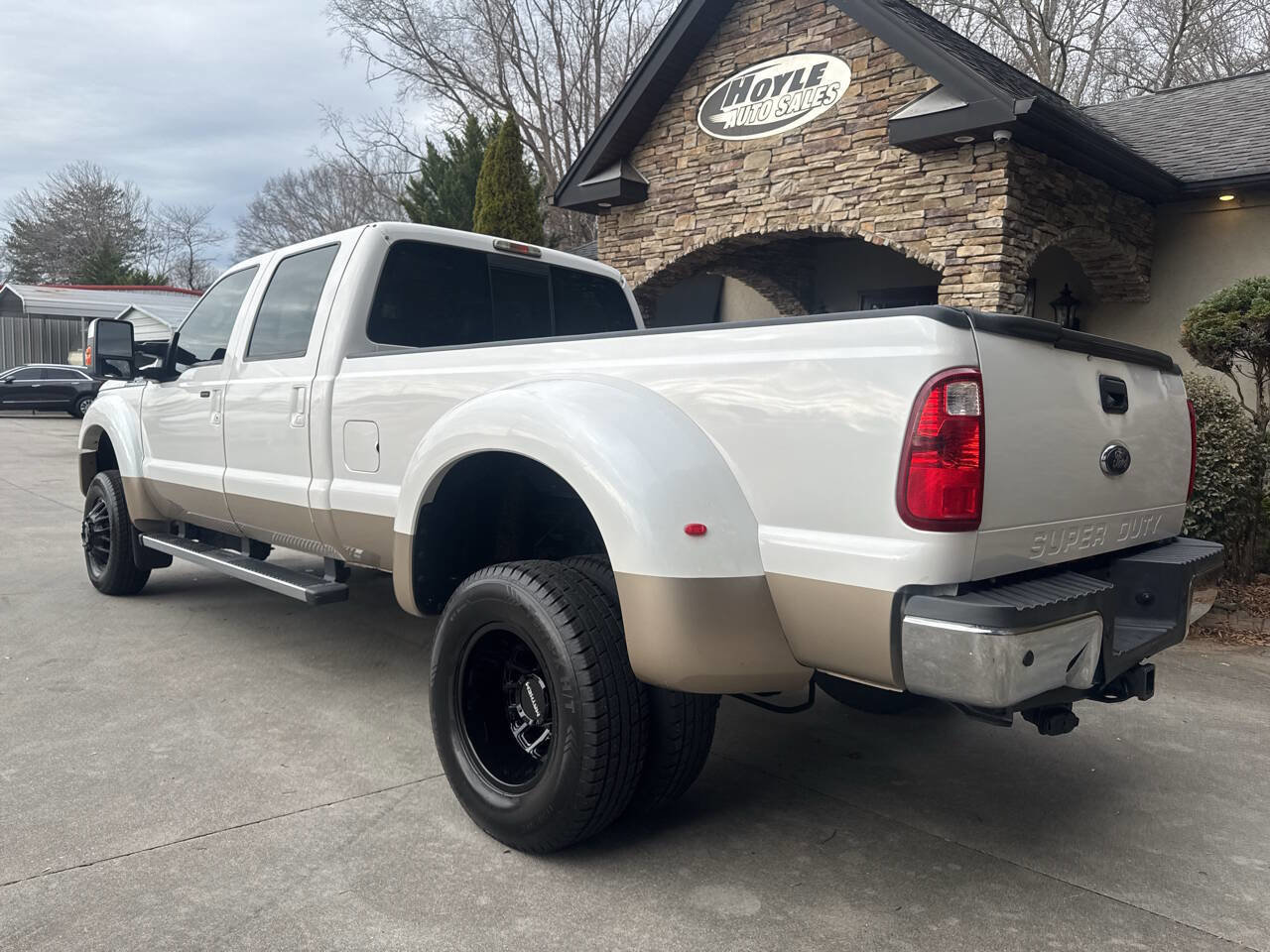 Used 2012 Ford F450 Lariat w/ Lariat Ultimate Pkg image 3