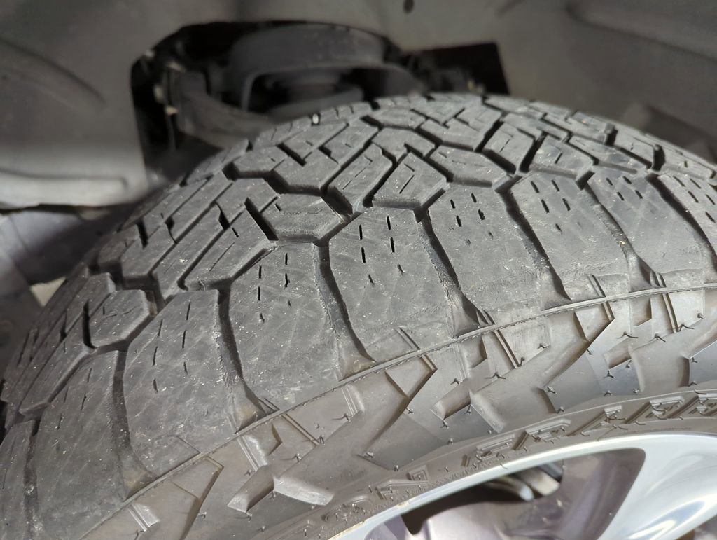 Used 2019 RAM 1500 Laramie image 22