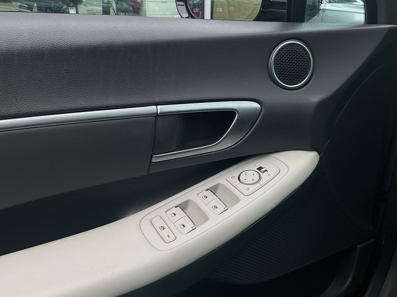 Used 2025 Hyundai Sonata SEL FWD image 21