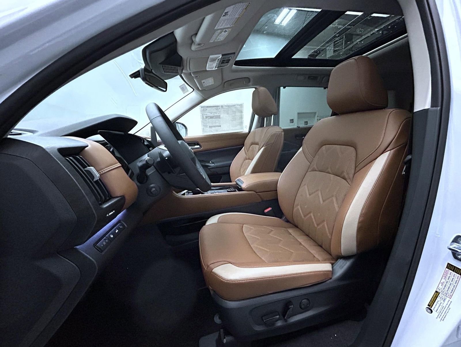 New 2026 Nissan Pathfinder Platinum image 10