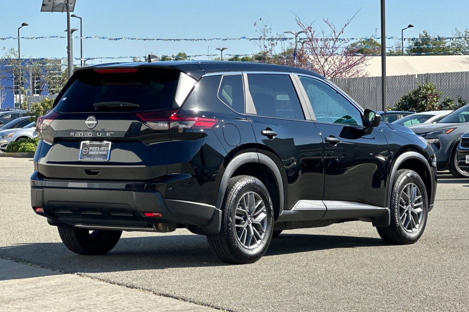 Certified 2025 Nissan Rogue S FWD image 4