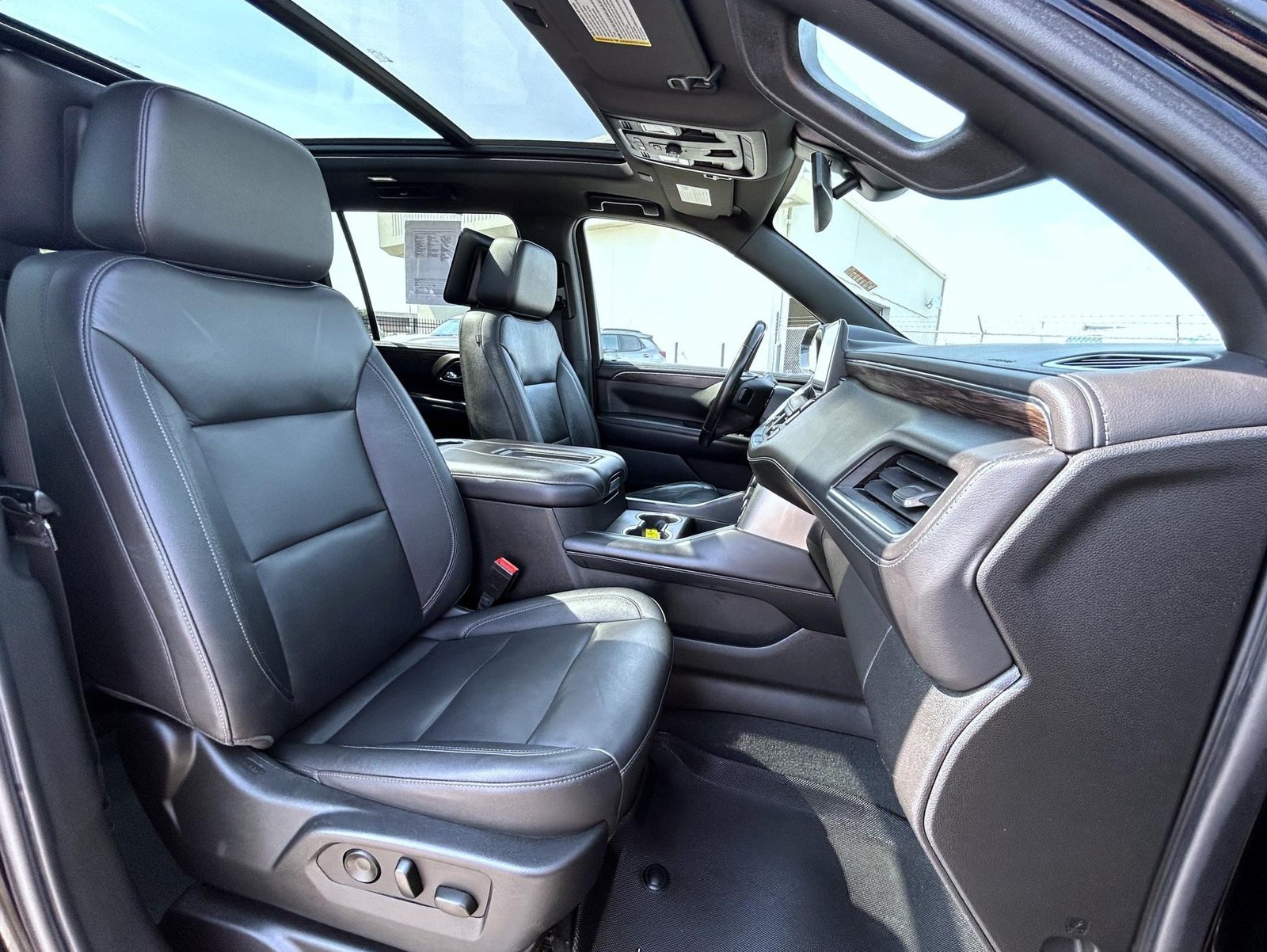 Certified 2021 Chevrolet Suburban Z71 w/ Rear Media and Nav Package AWD/4WD image 17