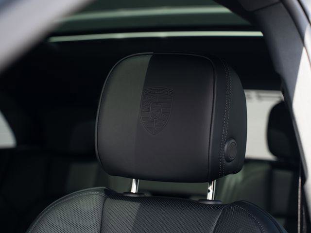 Certified 2026 Porsche Macan AWD/4WD image 19