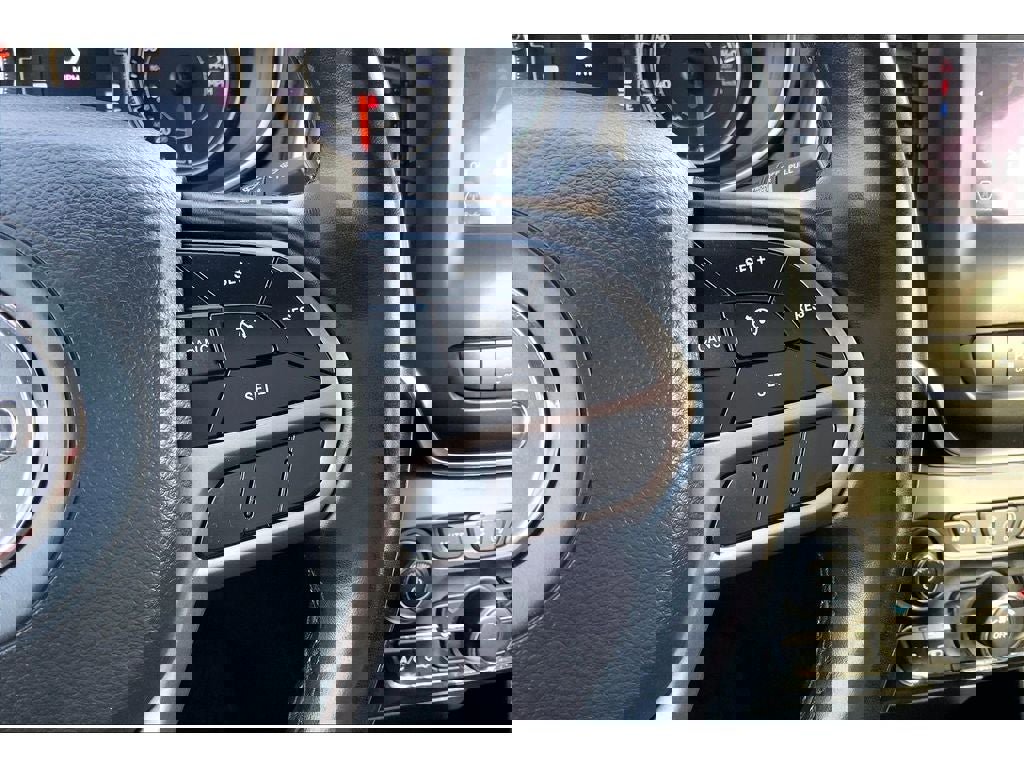 Used 2020 Jeep Cherokee Latitude Plus w/ Cold Weather Group image 21