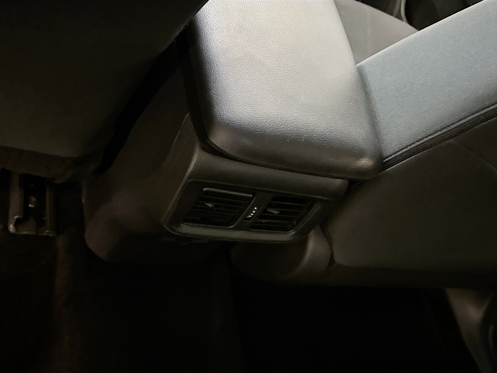 Used 2024 Toyota RAV4 LE image 28