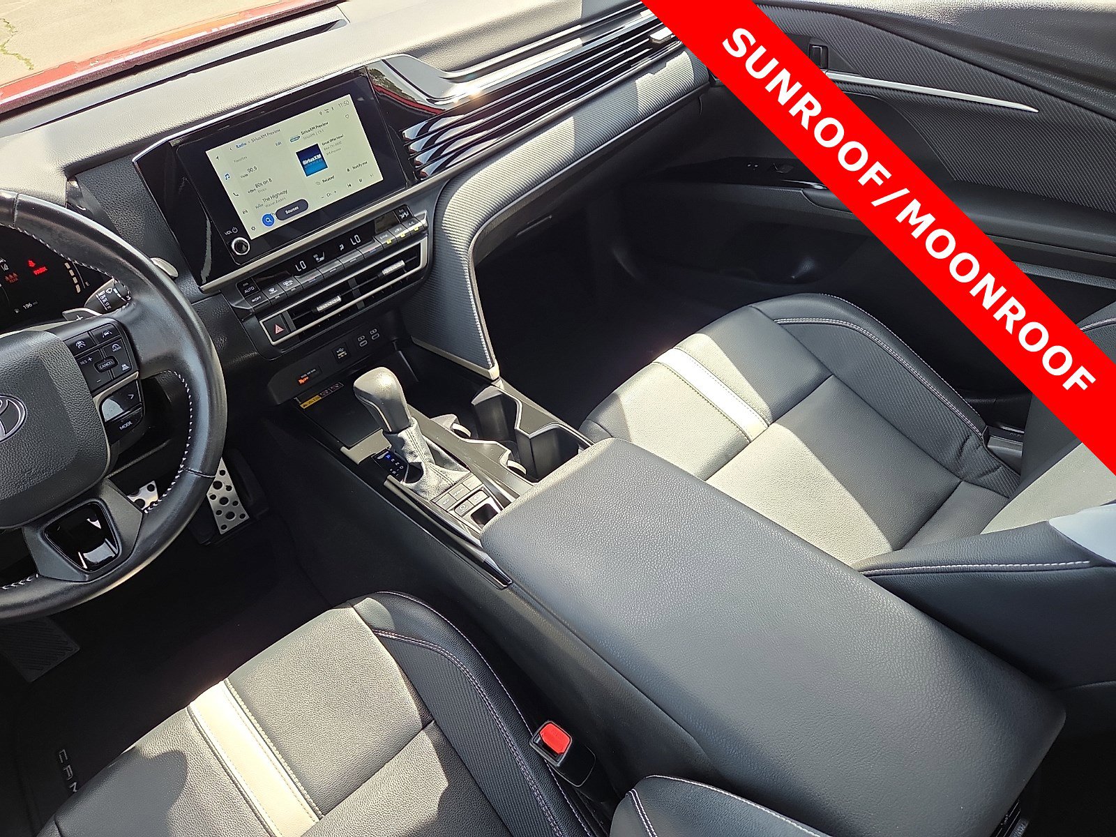 Used 2025 Toyota Camry SE w/ Convenience Package image 12