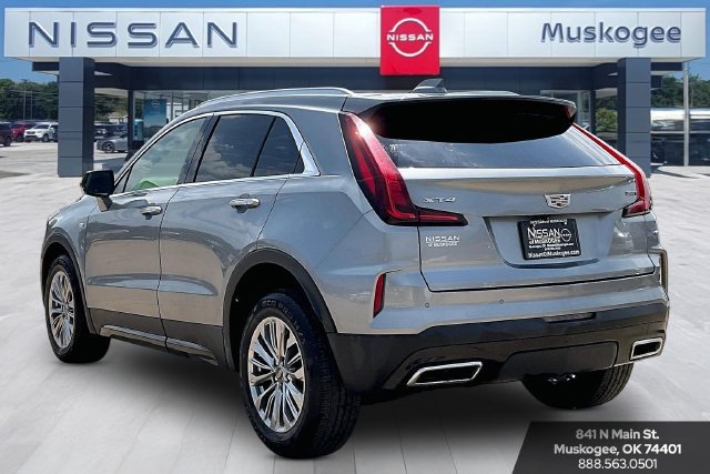 Used 2024 Cadillac XT4 Premium Luxury FWD image 4