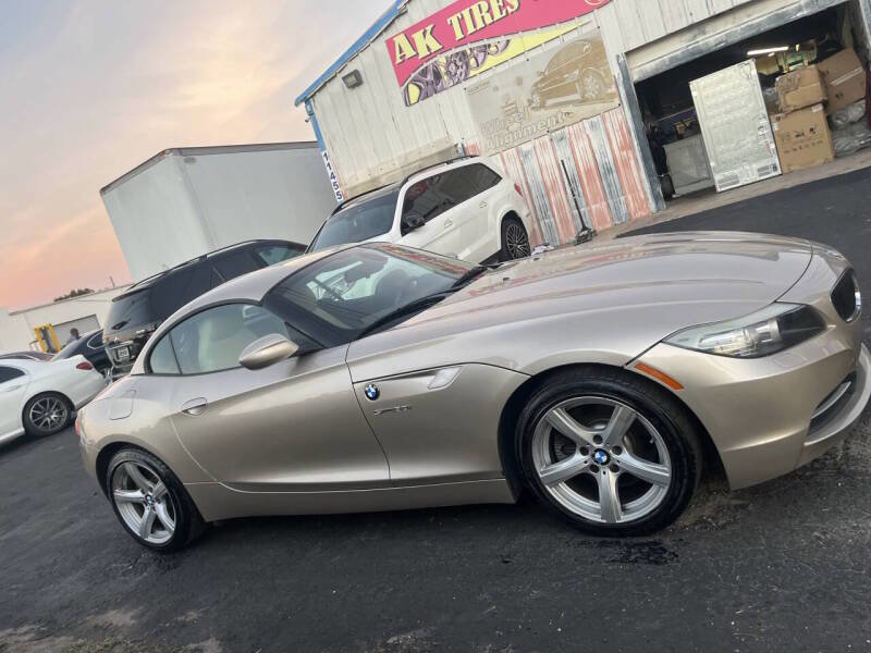 Used 2009 BMW Z4 sDrive30i image 11