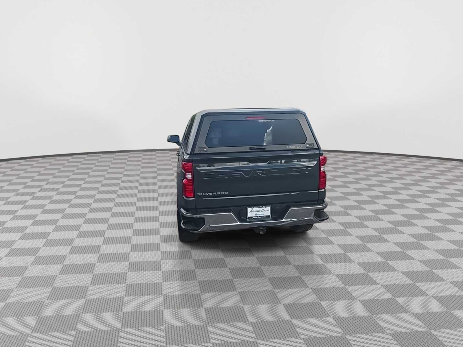 Used 2025 Chevrolet Silverado 1500 LT AWD/4WD image 7