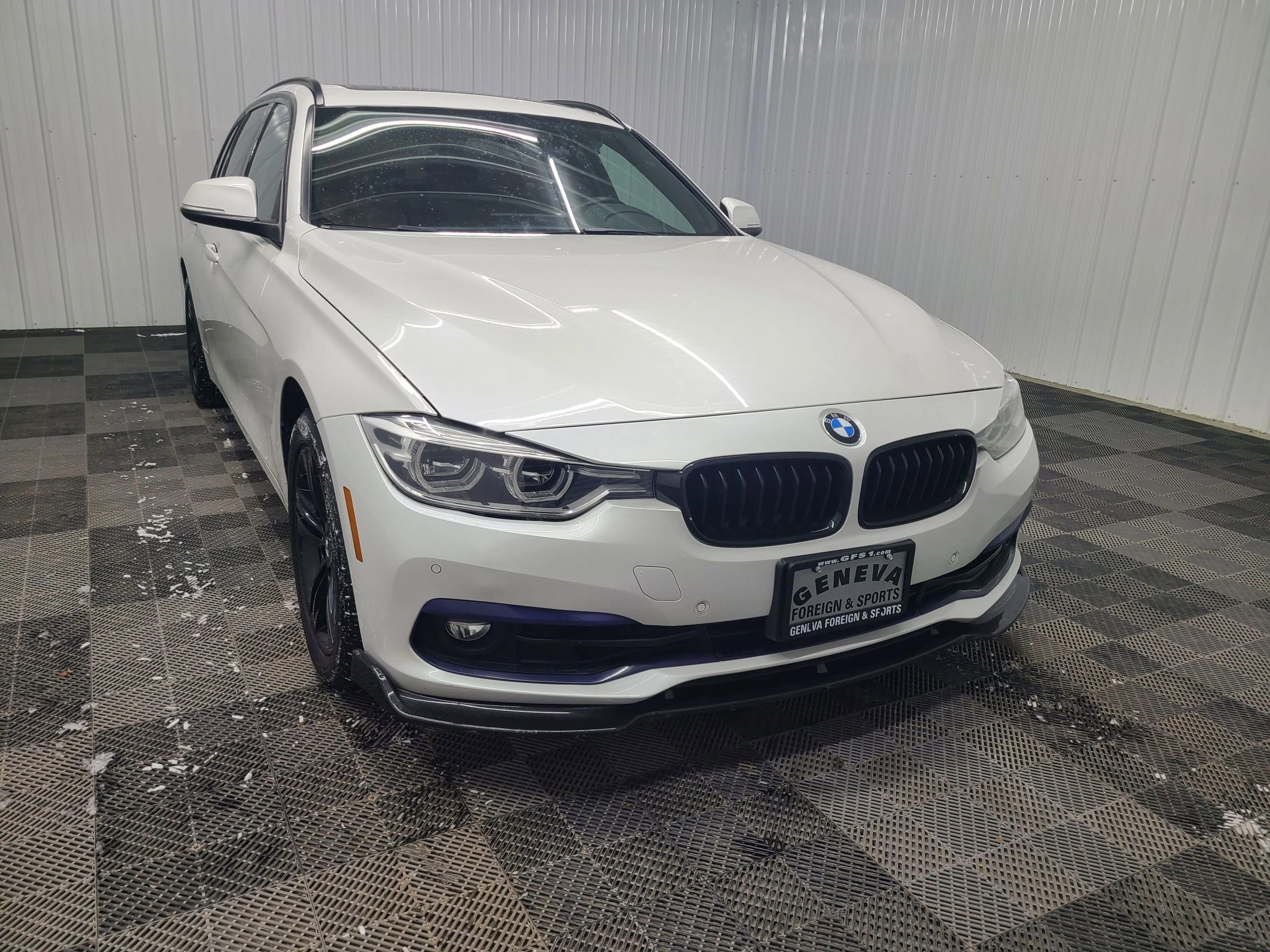 Used 2017 BMW 330i xDrive Wagon image 6