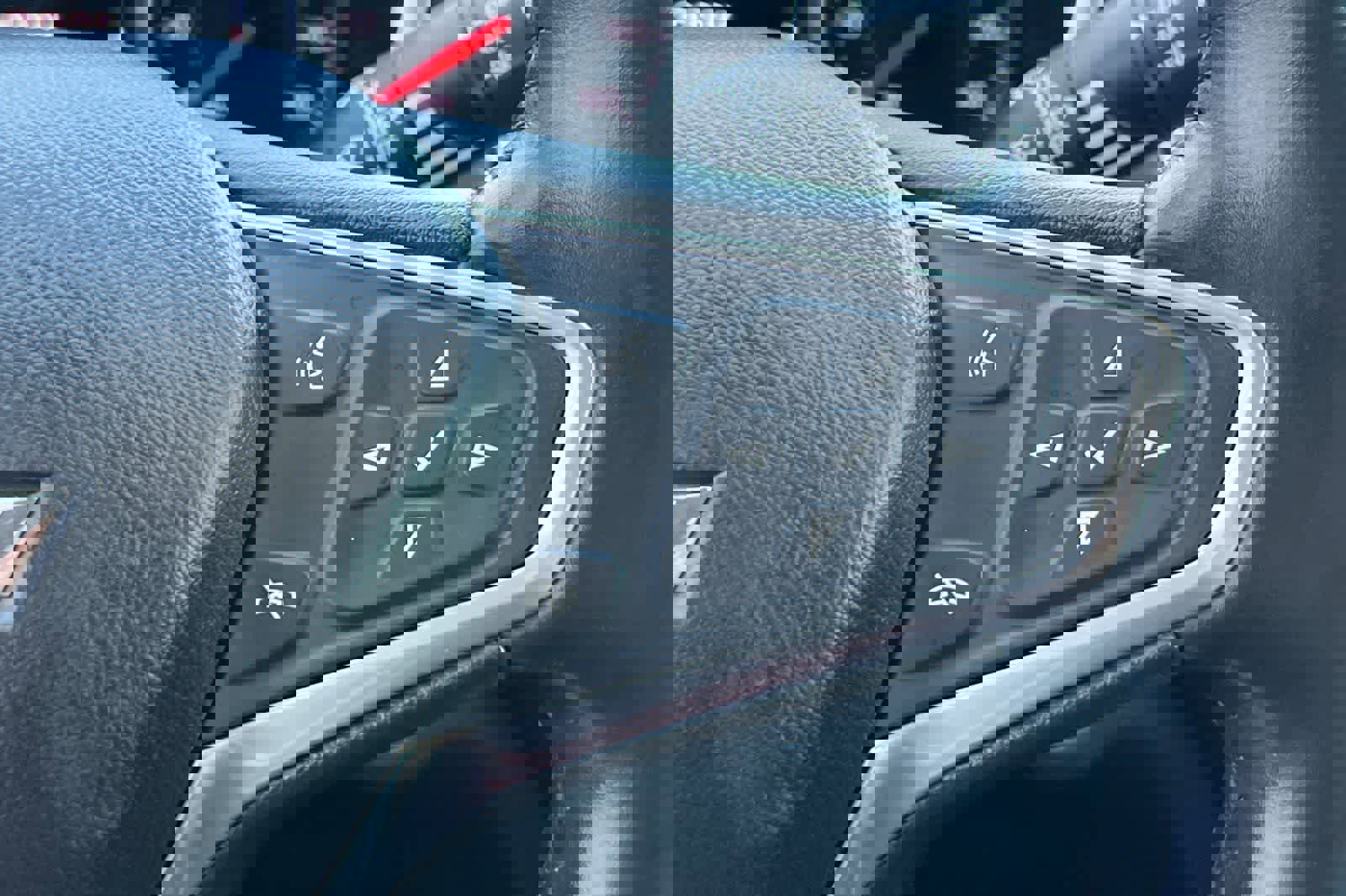 Used 2022 Chevrolet Equinox Premier image 30