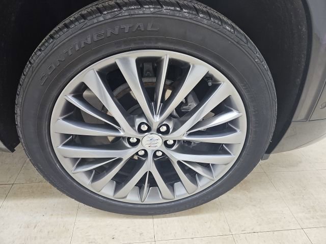 Used 2025 Buick Enclave Avenir w/ Super Cruise Package image 6