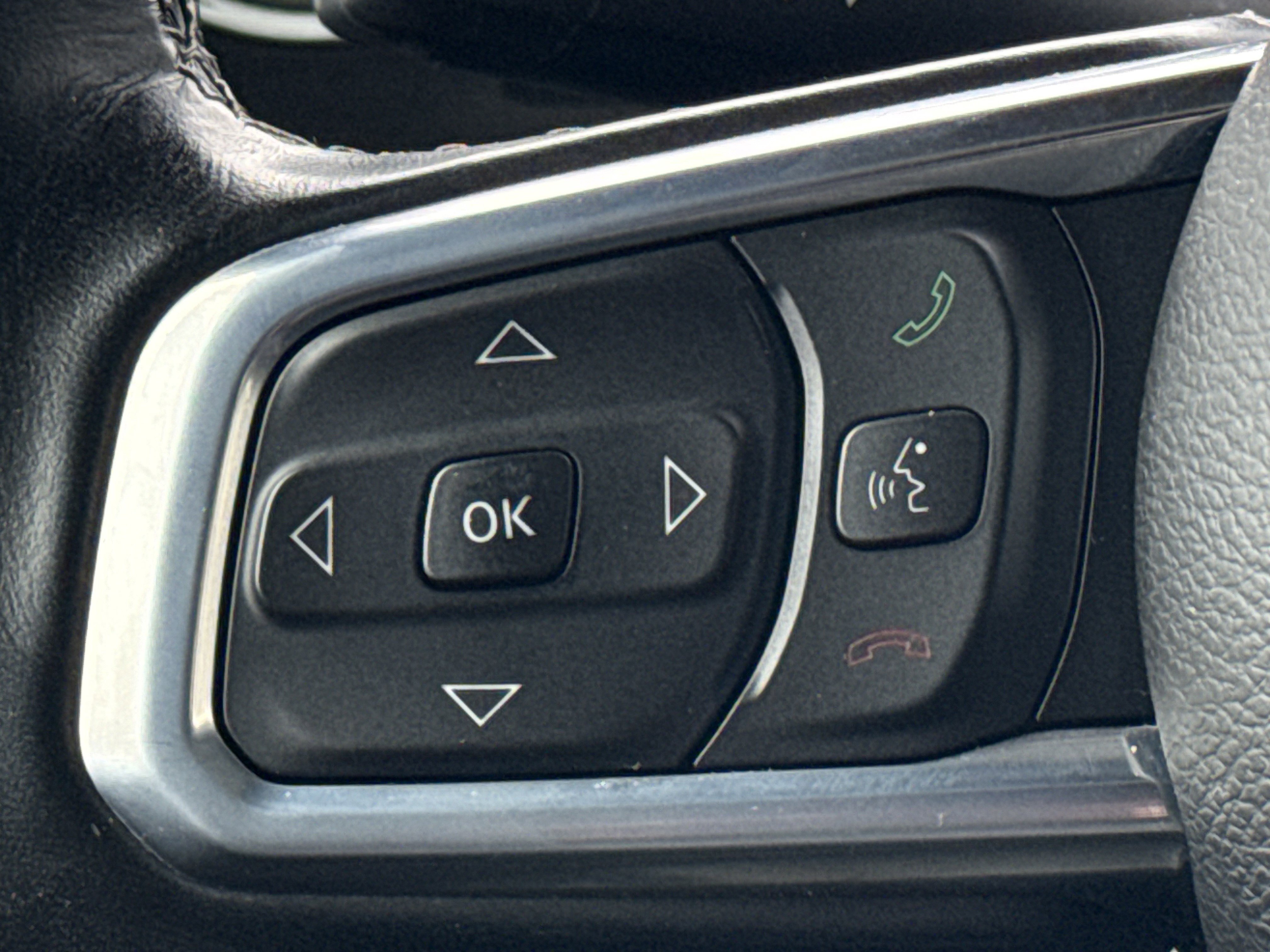 Used 2020 Jeep Wrangler Unlimited Sahara image 19