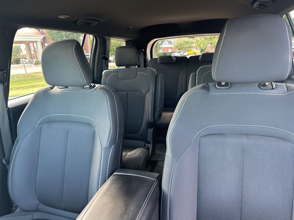 Used 2024 Jeep Grand Cherokee L Laredo w/ Luxury Tech Group I image 11