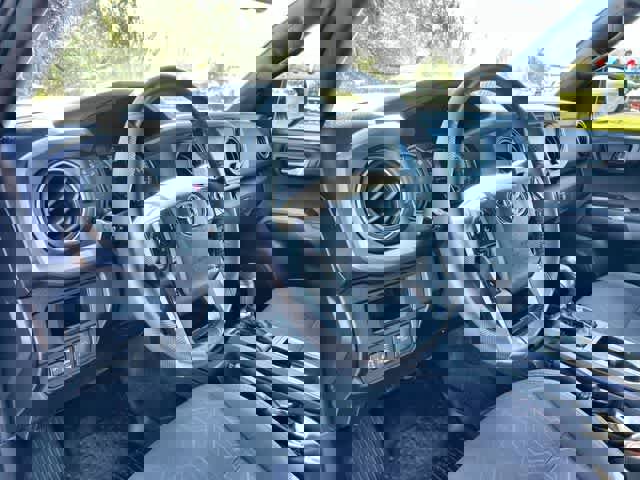 Used 2019 Toyota Tacoma TRD Sport w/ Technology Package image 15