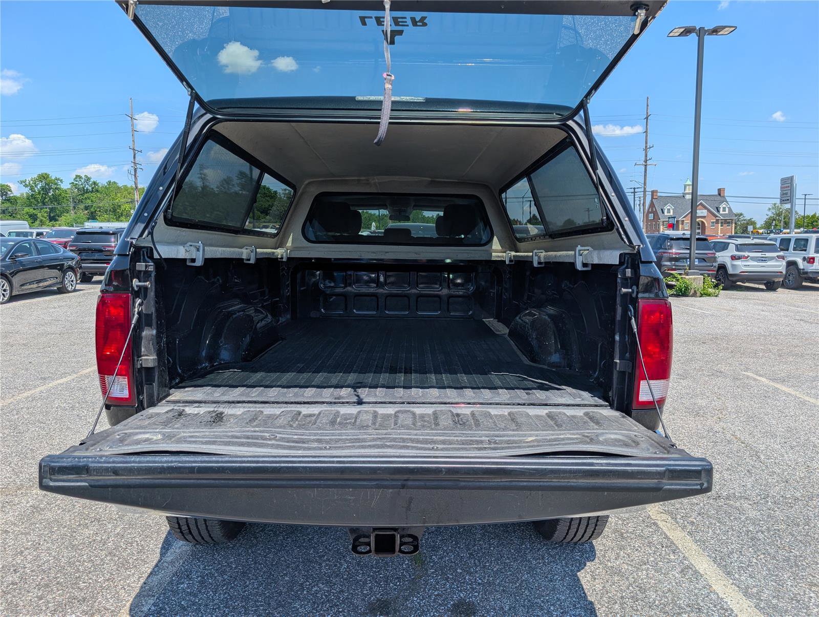 Used 2018 RAM 2500 Tradesman w/ Chrome Appearance Group AWD/4WD image 12