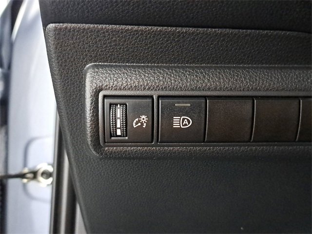 Used 2020 Toyota Corolla LE image 23