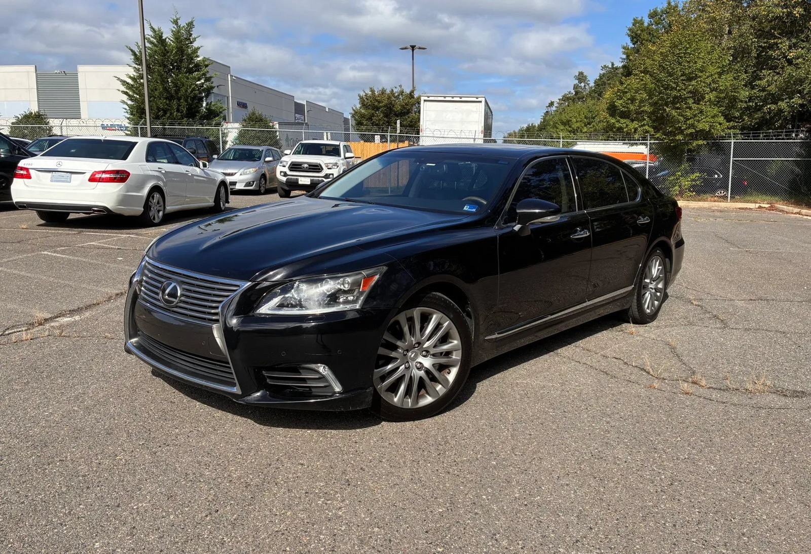 Used 2013 Lexus LS 460 L w/ All-Weather Pkg RWD image 3