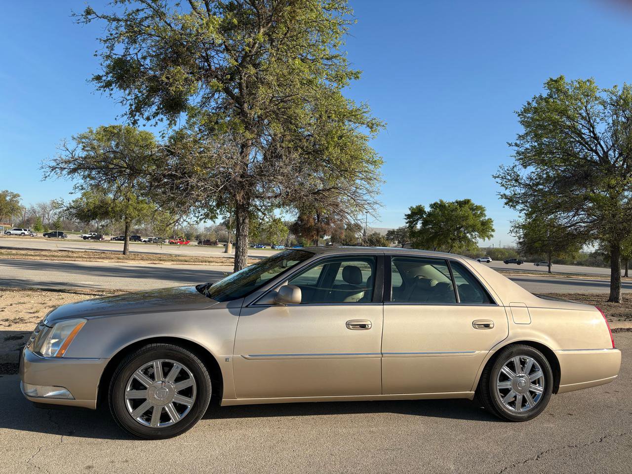 Used 2006 Cadillac DTS Performance image 55