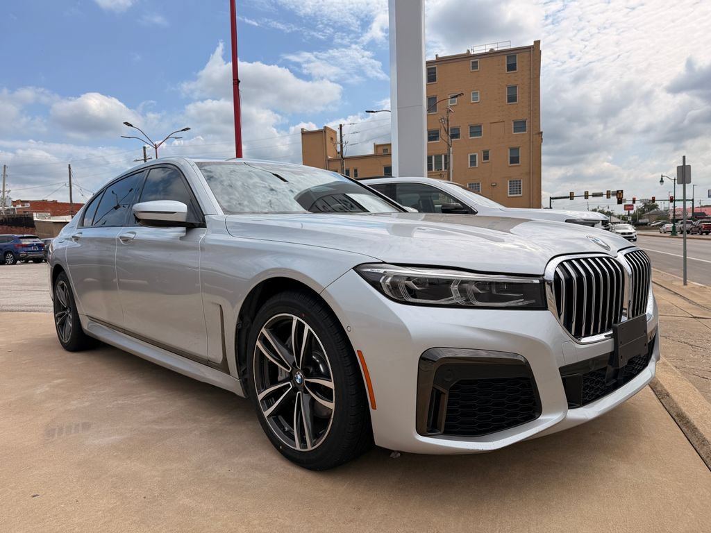 Used 2020 BMW 740i w/ M Sport Package RWD image 17