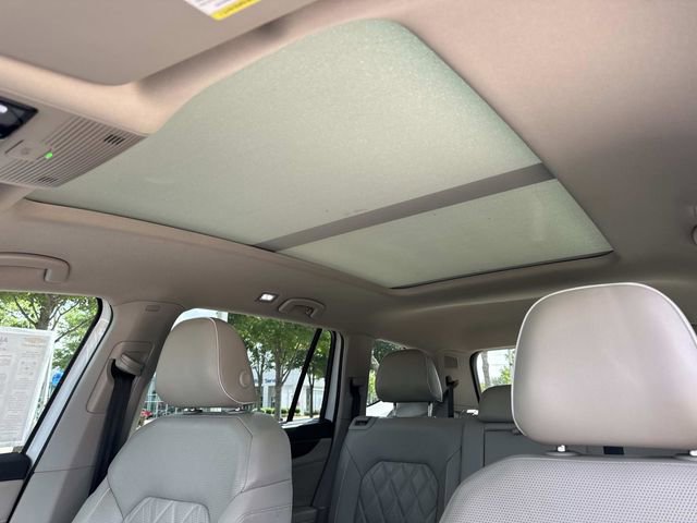 Used 2024 Volkswagen Atlas SEL Premium R-Line image 22