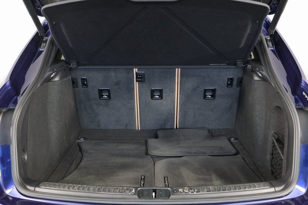 Used 2024 Porsche Macan AWD/4WD image 14
