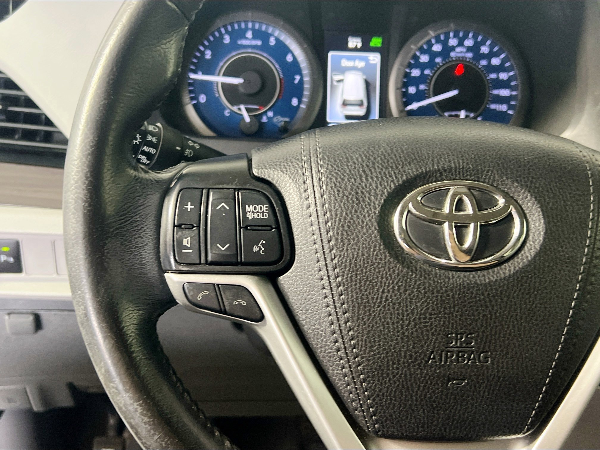 Used 2020 Toyota Sienna XLE image 18