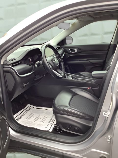 Certified 2022 Jeep Compass Latitude w/ Sun and Sound Group image 13