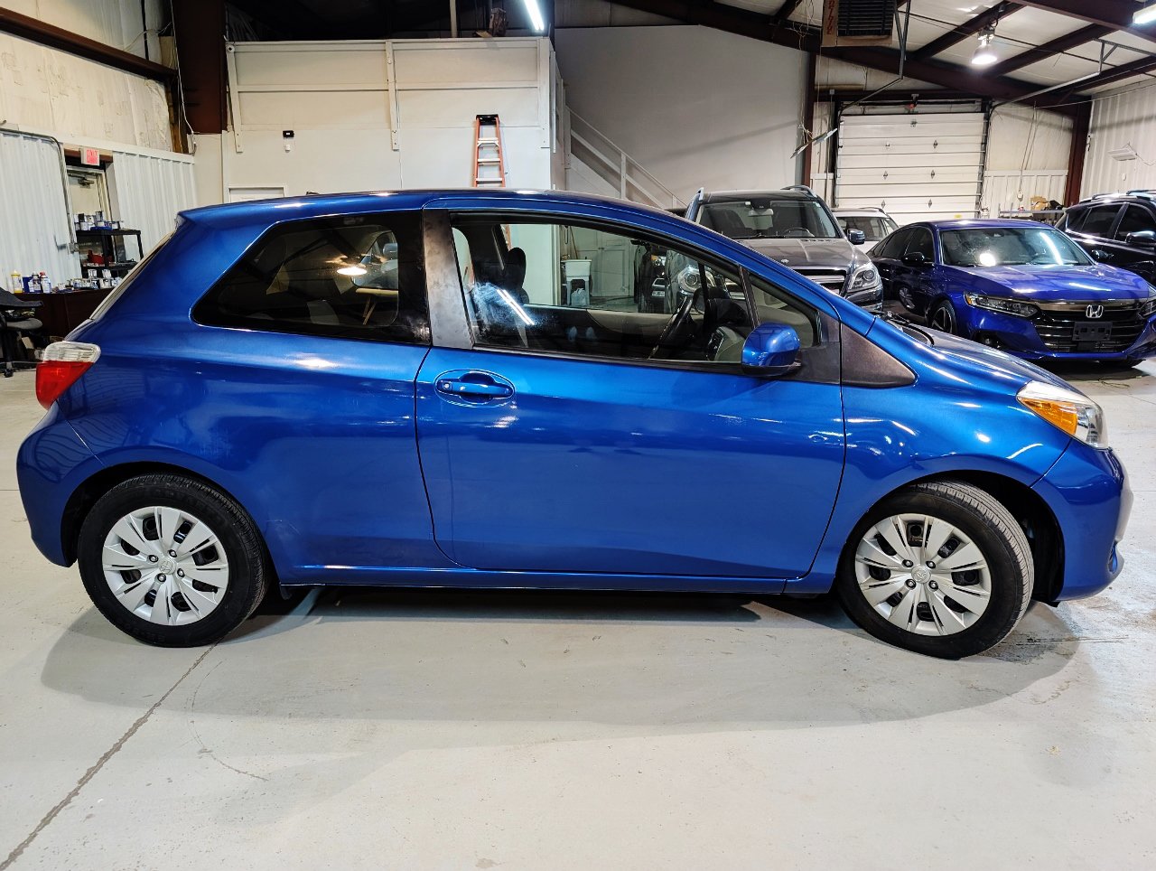 Used 2014 Toyota Yaris LE FWD image 7