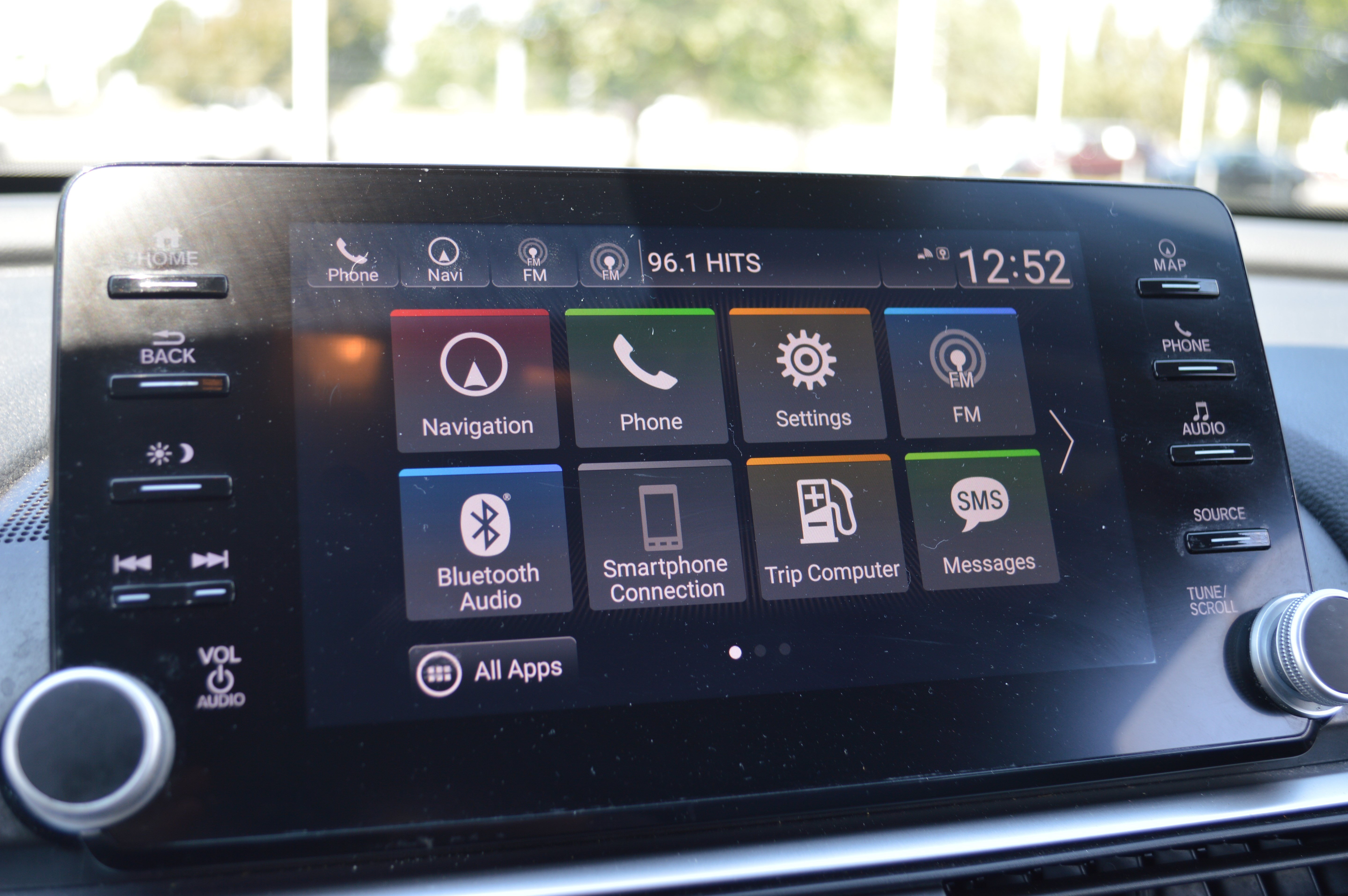 Used 2018 Honda Accord Touring image 14