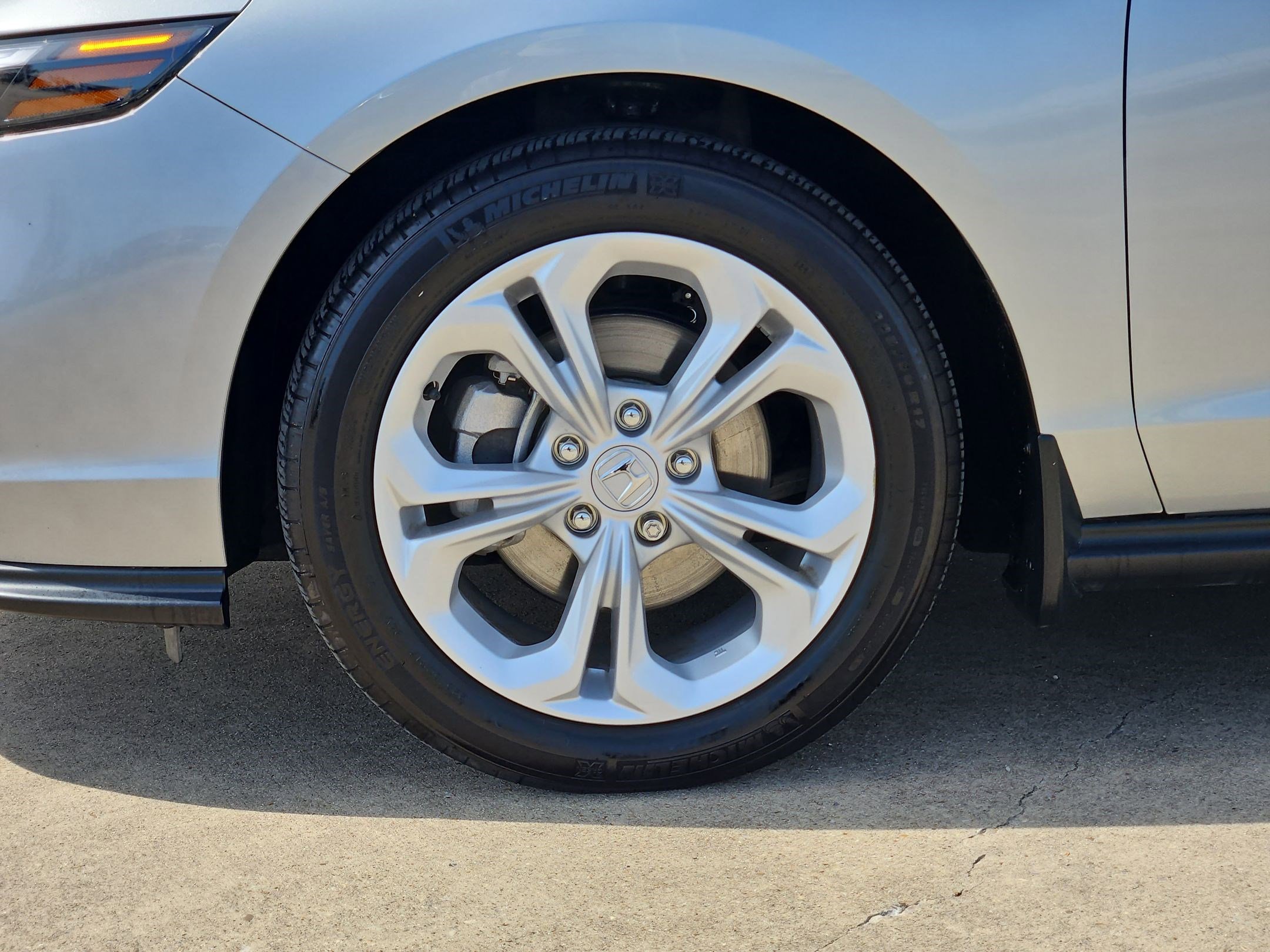 Used 2025 Honda Accord LX image 12