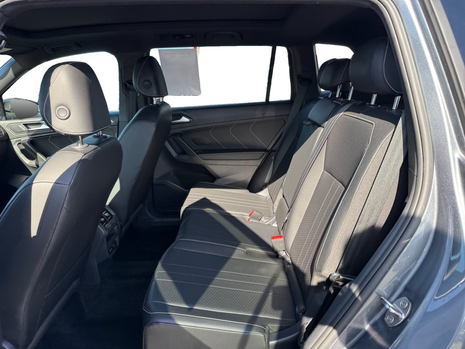 Certified 2023 Volkswagen Tiguan SE R-Line AWD/4WD image 16